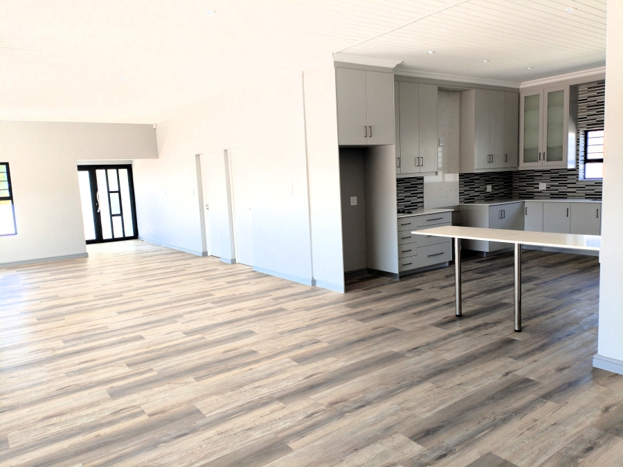 4 Bedroom Property for Sale in Tafelzicht Western Cape